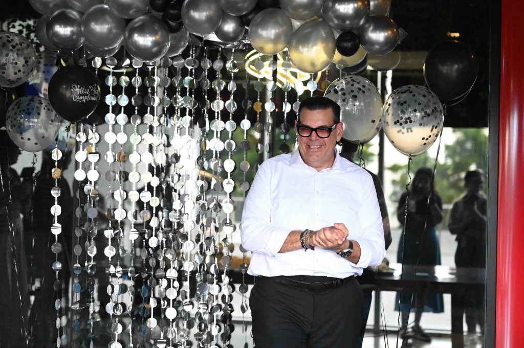 CUMPLEAnOS ROQUE MASCAREnO revista gente 2 Roque Mascareño celebra su cumpleaños 55 revista gente sinaloa