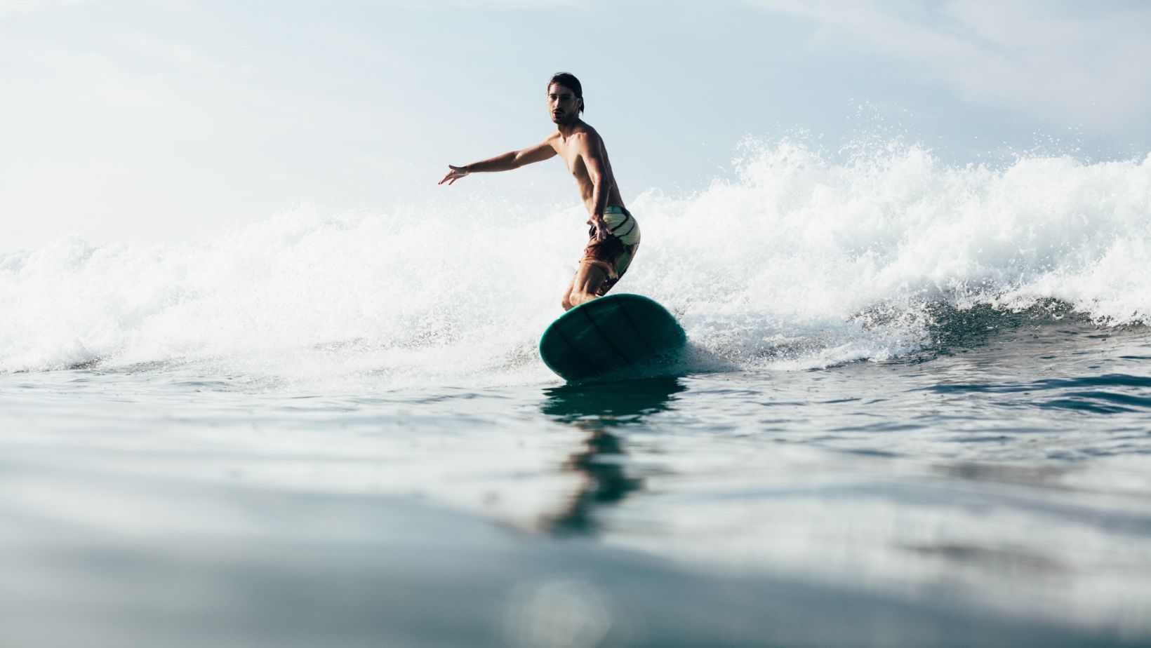 Una vida más surfera: navegar con sabiduría los tiempos difíciles gente sinaloa revista