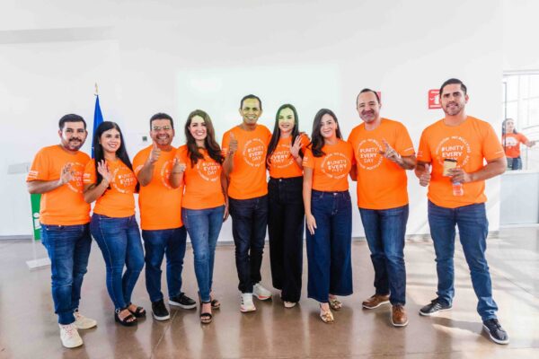 El Instituto Senda realizó la toma de protesta de la Sociedad de Padres de Familia 2025–2027, en el marco del Unity Day, fortaleciendo la unión y participación escolar. revista gente sinaloa