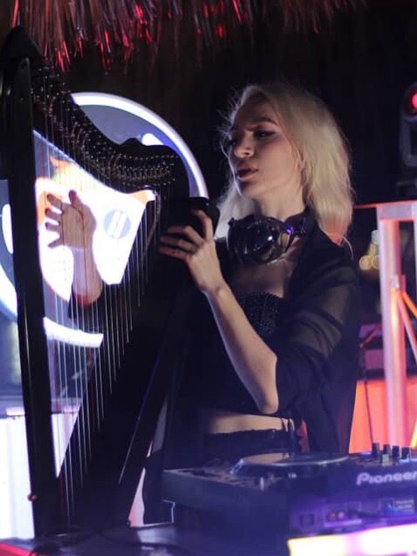 DJ PHOENIKA – Karla Rivera 13