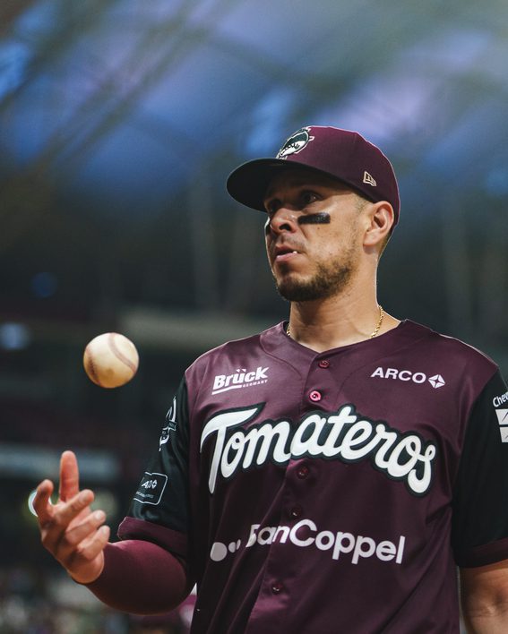 JOey meneses 10 joey meneses tomateros guinda club culiaCan sinaloa revista gente