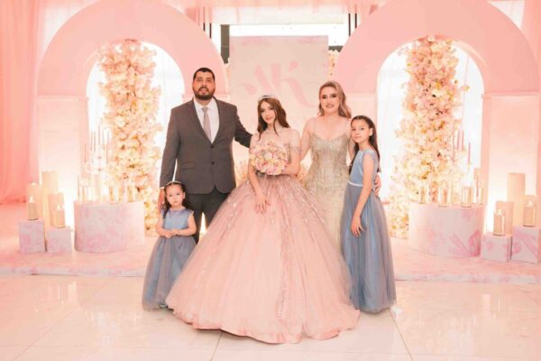 Kristina Álvarez Urrea XV Años revista gente sinaloa