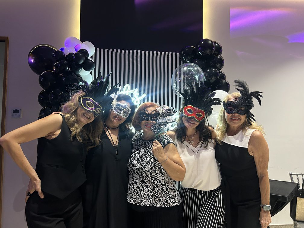 Mascarada Black & White Country Club 11