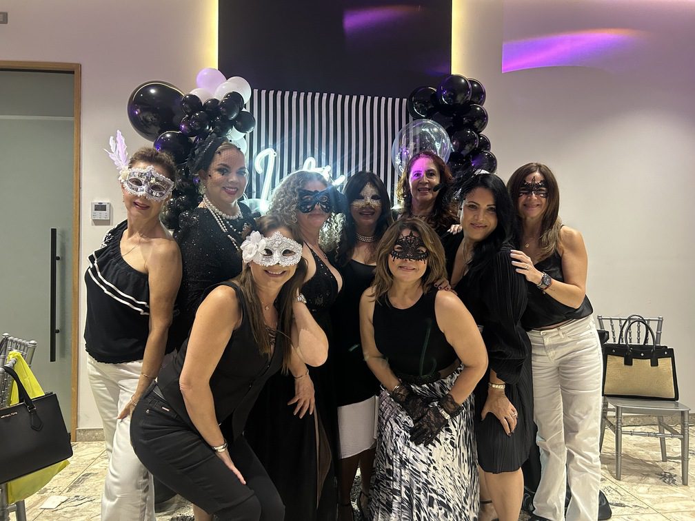 Mascarada Black & White Country Club 13