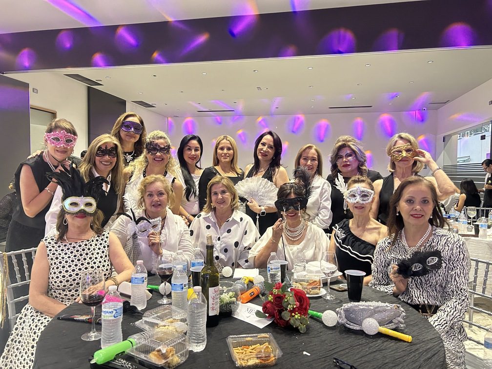 Mascarada Black & White Country Club 6