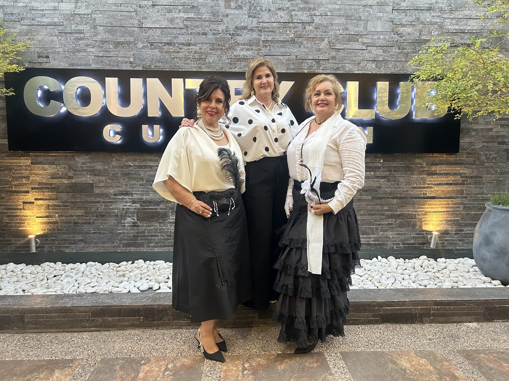 Mascarada Black & White Country Club 7