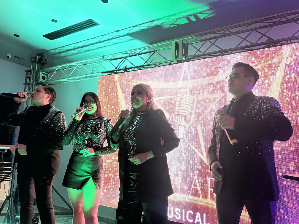 Mascarada Black & White Country Club 8