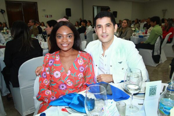 Sasha Arum y Adrián Varela