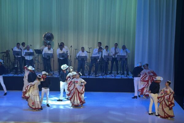 Tec Gala Folklorica gente sinaloa 10