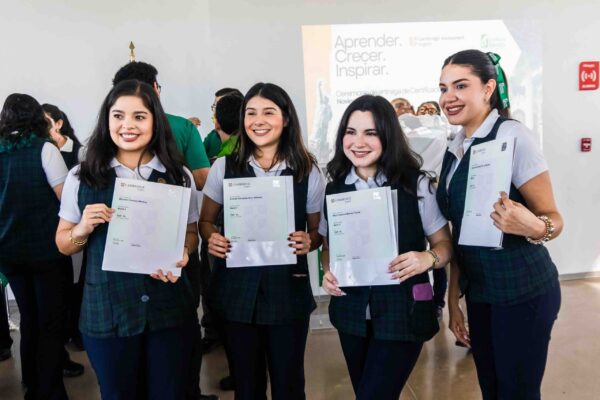 Docentes del Senda reciben orgullosos el certificado TKT Cambridge revista gente