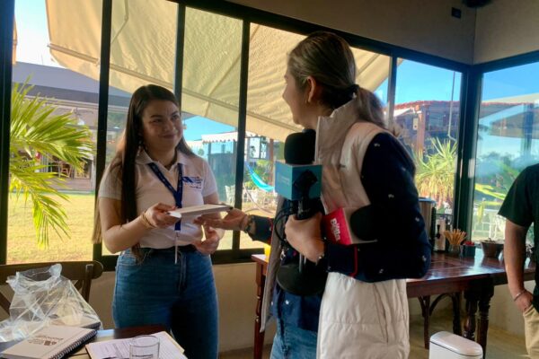 JAP DESAYUNO CON MEDIOS 5