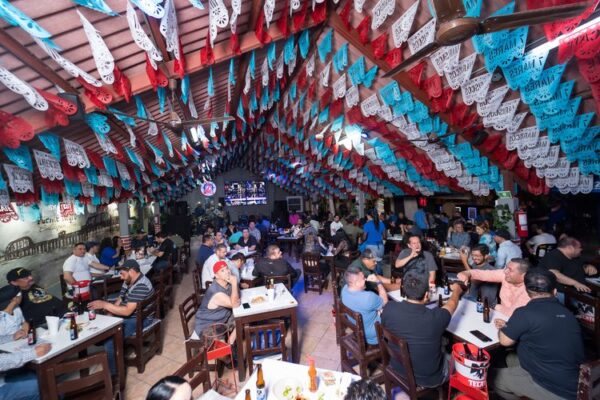 REINAUGURACIÒN BAR 7MARES 1 _DSC9605