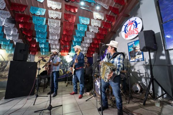 REINAUGURACIÒN BAR 7MARES 3 _DSC9615