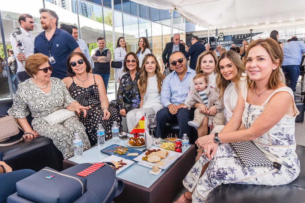 consulado revista gente sinaloa españa 13 José Ignacio de Nicolás Gutiérrez CEO de MAJA Sportswear Cónsul Honorario de España en Sinaloa en Culiacán gente revista