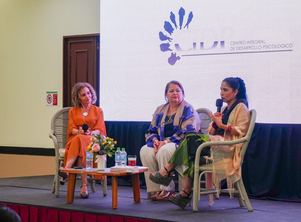 DSC09783 conferencia mapa mazatlán 8m feminismo revista gente sinaloa lifestyle