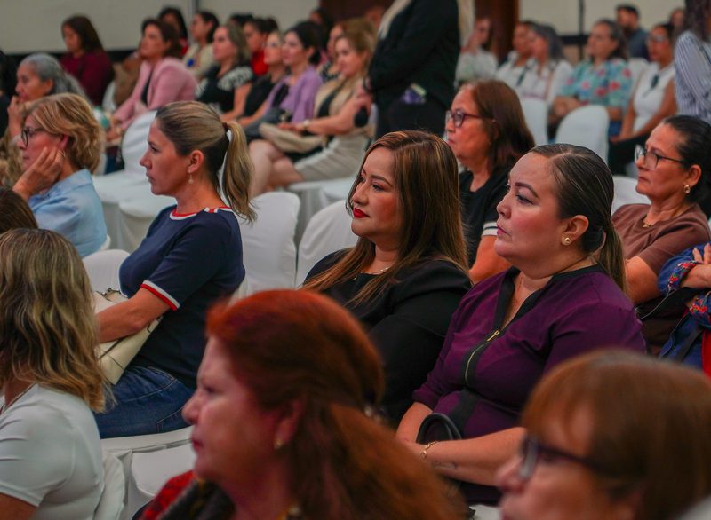 DSC09865 conferencia mapa mazatlán 8m feminismo revista gente sinaloa lifestyle