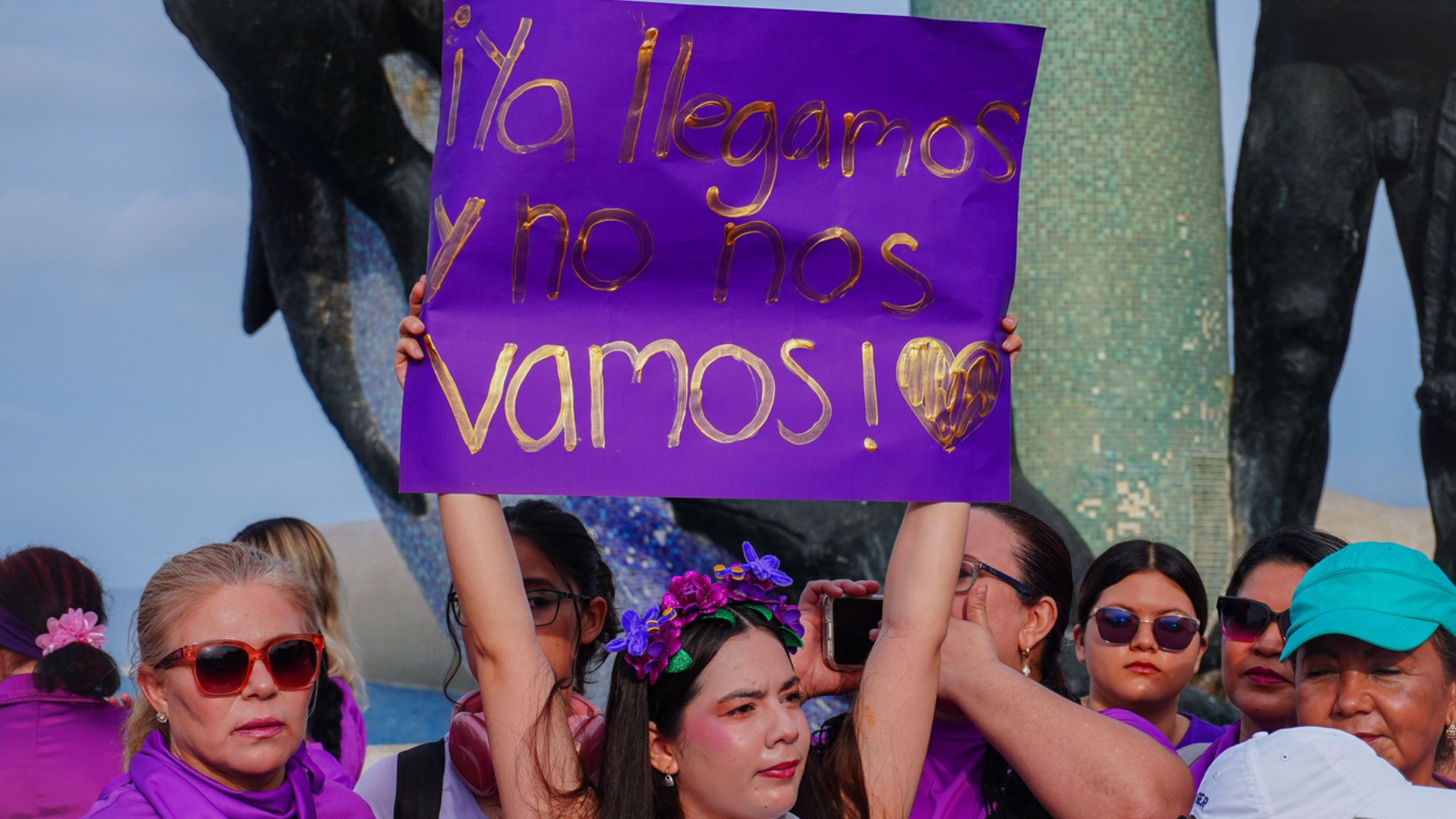 El malecón de Mazatlán 8M Mujeres revista gente sinaloa